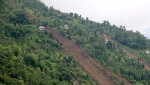 पहिरोमा पुरिए सासु-बुहारी,  दुईवटा घर बगायो